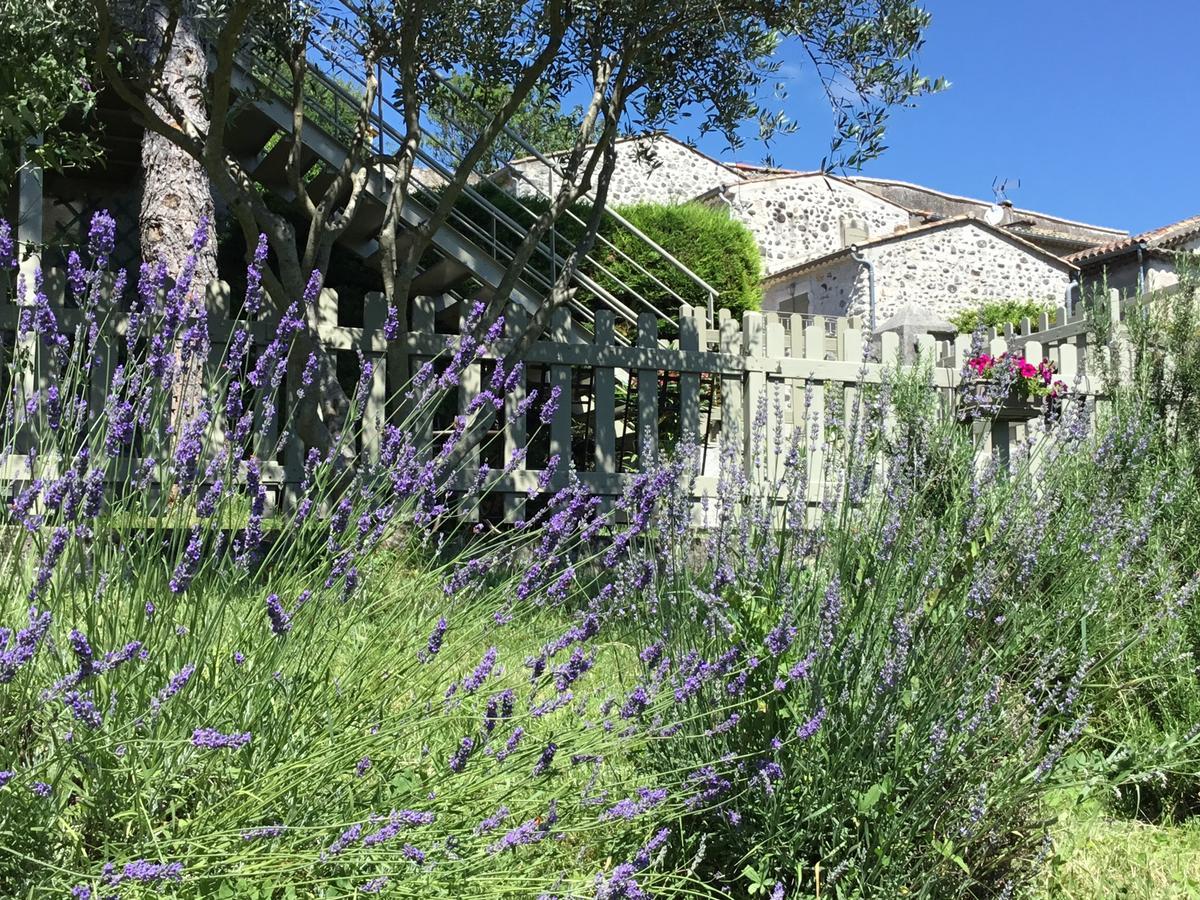 La Cabane De Pepe Emilien Bed & Breakfast Chomerac Exterior photo